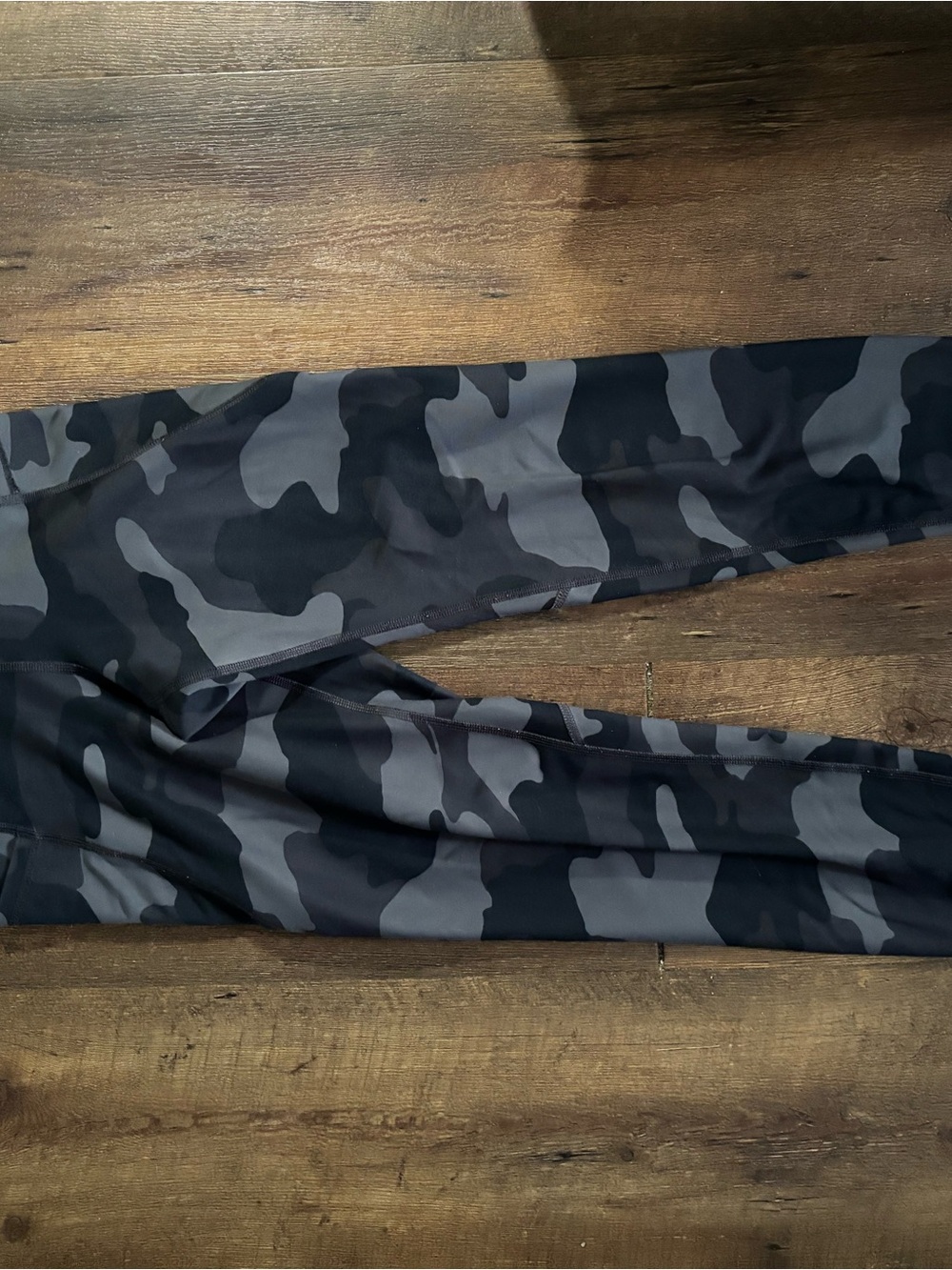 Old Navy Black & Gray Camo Leggings